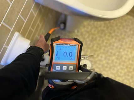 كشف تسربات المياه بالرياض